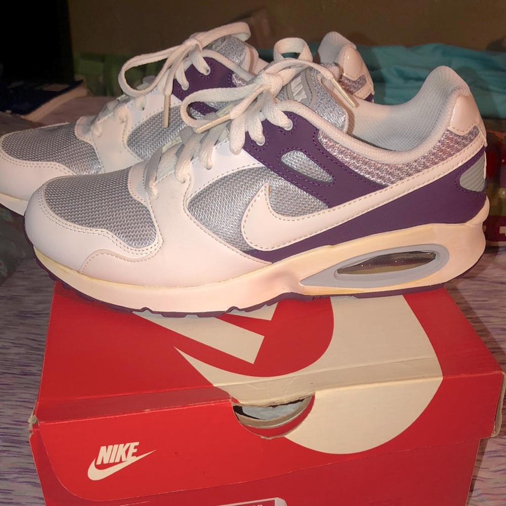 Nike sneakers womens SZ 91/2